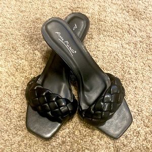 Strapless Heeled Slide